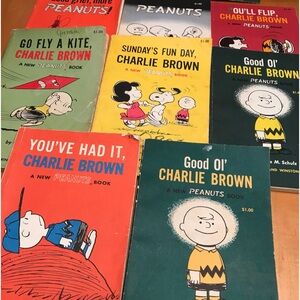 VINTAGE 8 RINEHART AND CO PEANUT COLLECTIBLE BOOKS